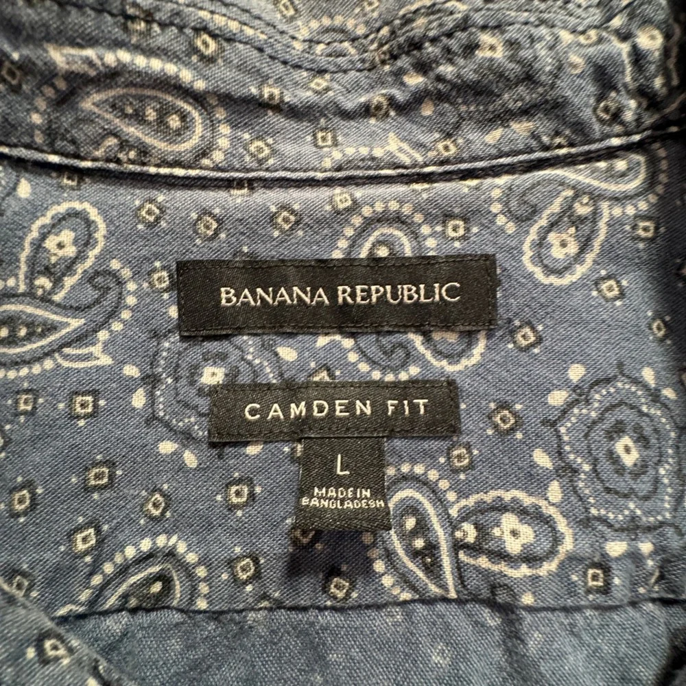Banana Republic Shirt Mens L Blue Cotton Paisley Camden Fit Summer Casual Preppy